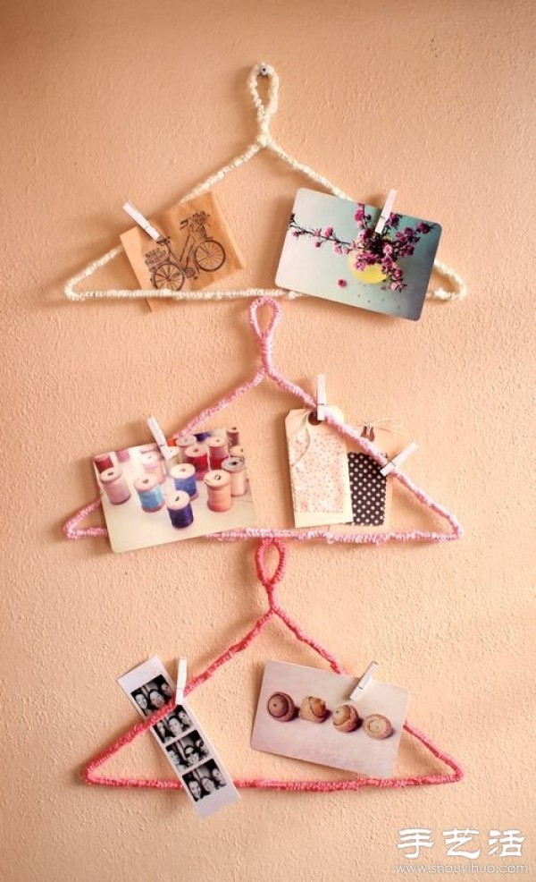 Clothes hanger + woolen creative DIY photo wall