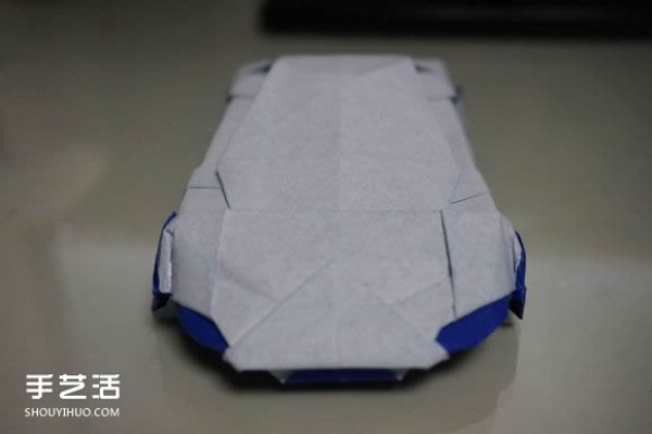 Tutorial on how to fold a sports car, tutorial with origami on a sports car, with illustrations