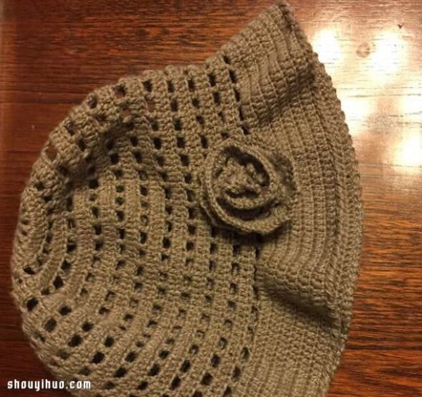 Illustrated tutorial on knitting hats including patterns and structural diagrams