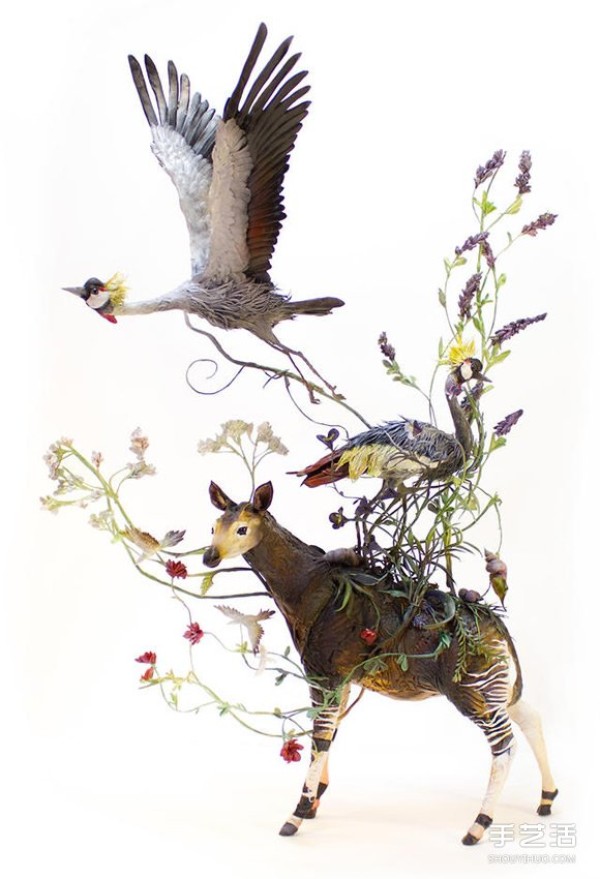 Ellen Jewett uses ceramics to capture the elegant spirituality of wild animals