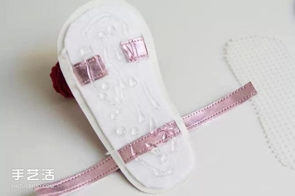 Renovate unwanted old bags to DIY to make beautiful baby shoes