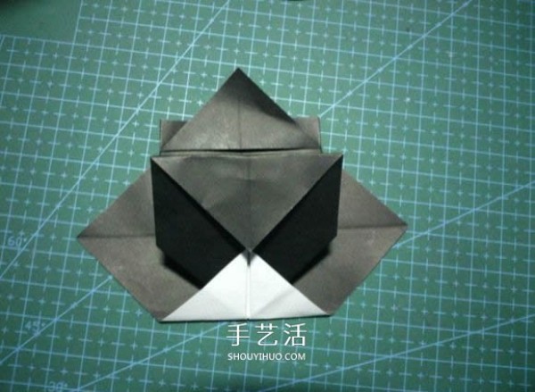 Fold a national treasure and come out! Illustration of the origami method of cute giant panda