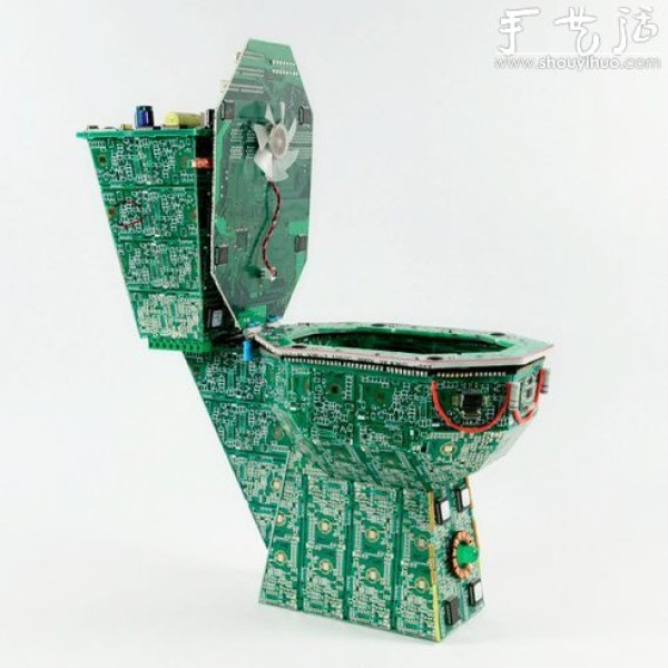 Waste printed circuit board DIY to make a creative toilet