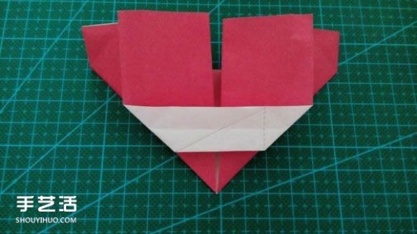 LOVE heart-shaped origami illustrated tutorial on how to fold LOVE love on Valentines Day