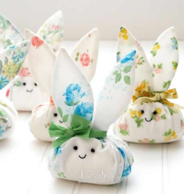 Illustration of how to make cute roly-poly rabbits by hand using non-woven fabrics