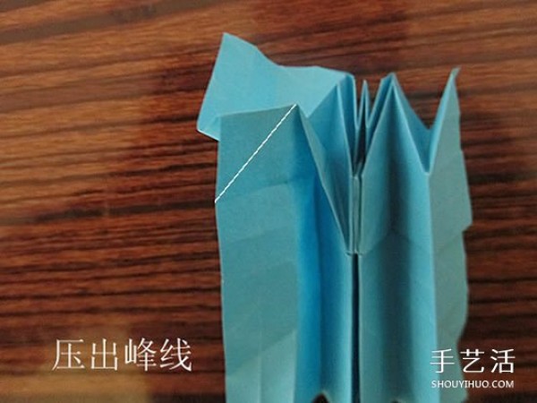 The origami method of the skull illustrates the process of folding the skull