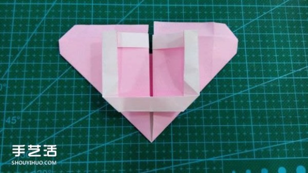 LOVE heart-shaped origami illustrated tutorial on how to fold LOVE love on Valentines Day