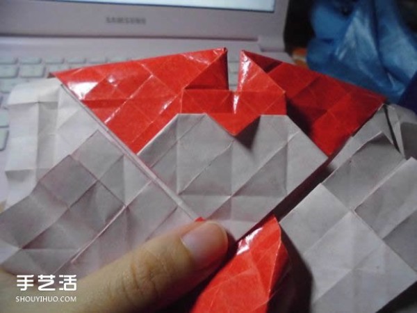 Kissing Fish Origami Illustration of the Super Complex Heart Folding Process