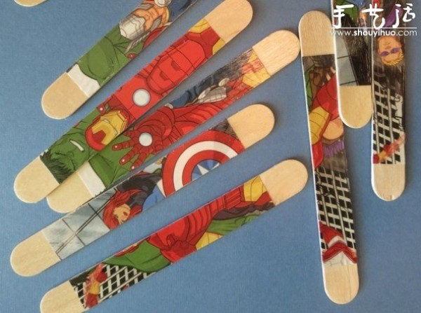 Popsicle stick DIY: use comic books to make artistic popsicle sticks