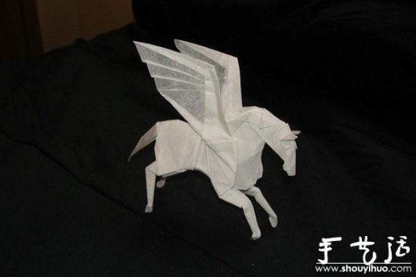 Origami works of animals and fictional characters