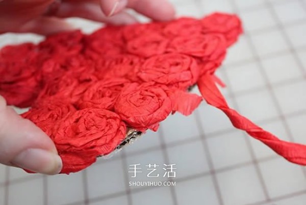 Crepe paper rose flower hanging ornament DIY, wedding and Valentines Day love decoration production