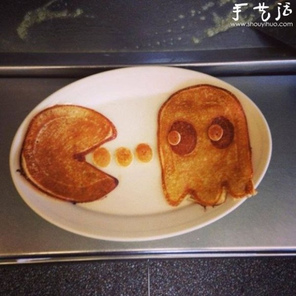 Play with cartoon pancakes in funny shapes and make them lovable