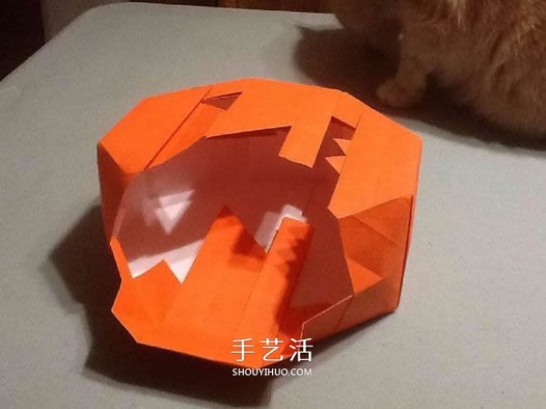 Origami illustration of three-dimensional jack-o