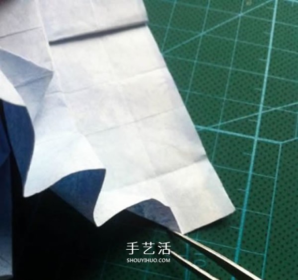 Naoyuki Tanitas origami tutorial, illustrations of how to fold a cute tissue box