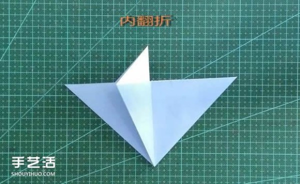 Handmade origami girls head illustration, step-by-step folding method for a girl with short hair