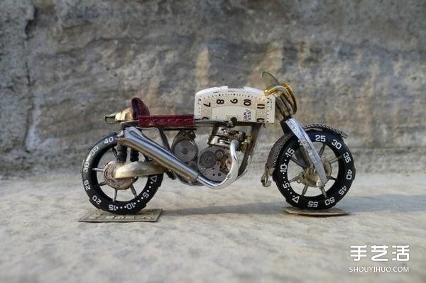 Pictures of handmade works of old watches transformed into motorcycle models