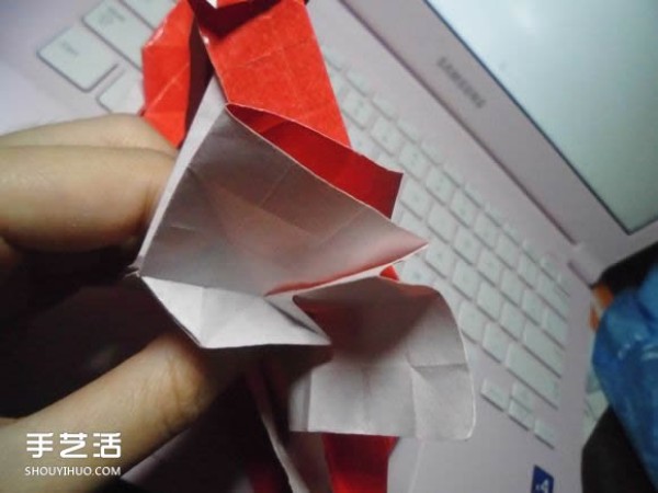 Kissing Fish Origami Illustration of the Super Complex Heart Folding Process