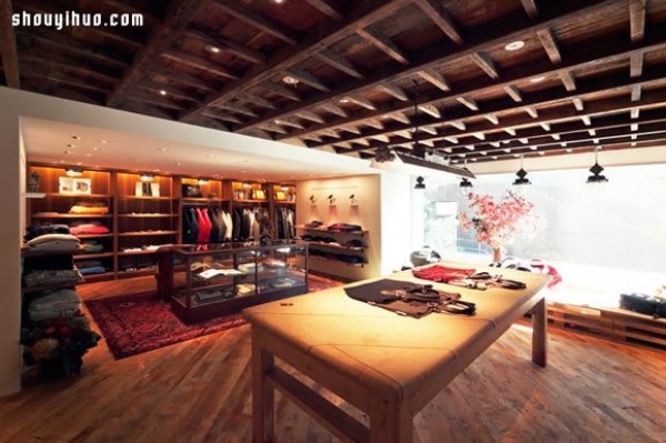 Woolrich Tokyo American Atmosphere Clothing Flagship Store Design