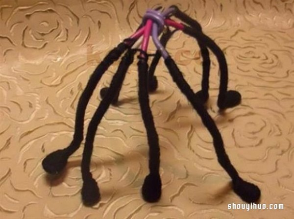 How to make a cute little spider toy with detailed illustrations