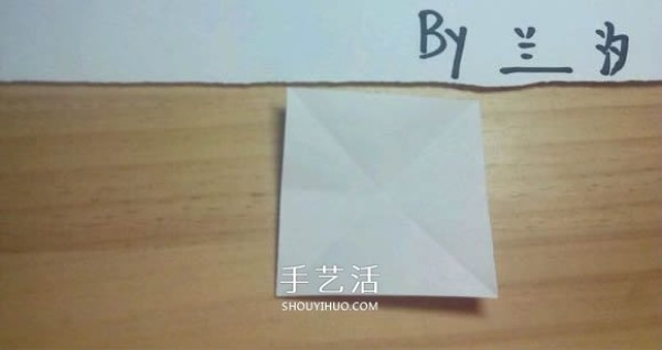 Illustration of folding method of Mandala flower, how to fold white Bana flower by hand