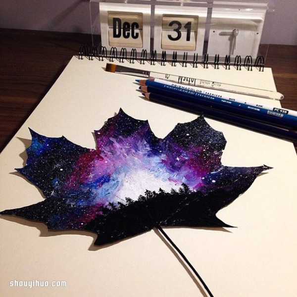 Use fallen leaves as canvas to paint another gorgeous world