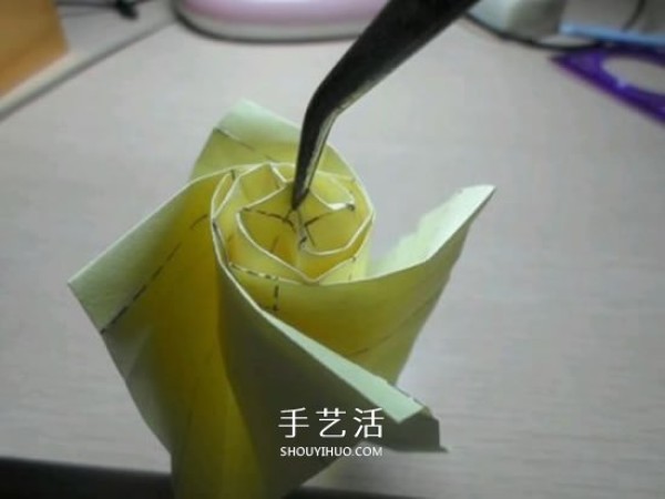 How to fold a rose with a diagram and the folding method of a rose is simple and easy to learn