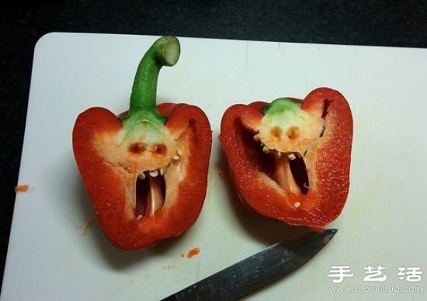 Green pepper and red pepper creative DIY horror expression