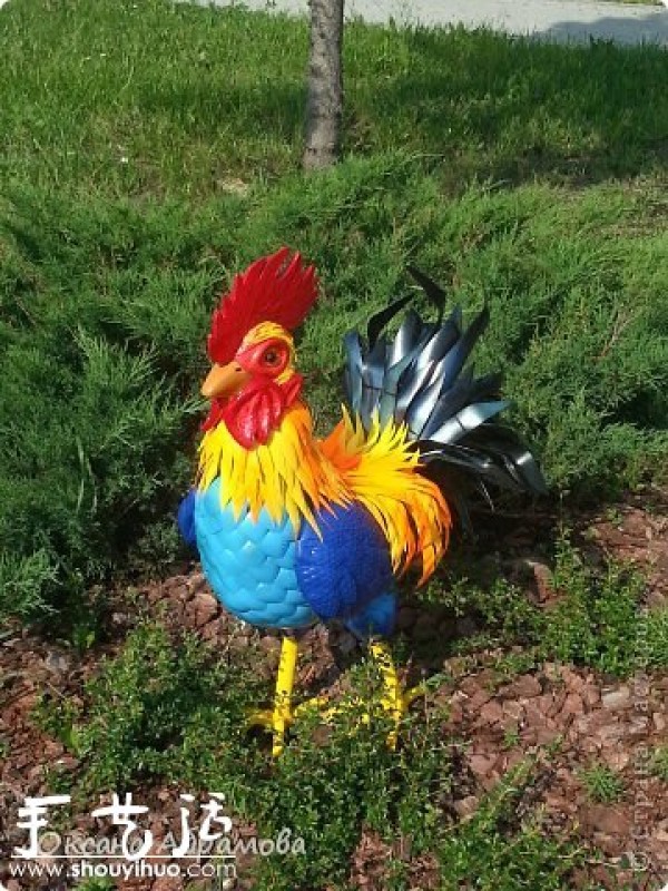 Tutorial on DIY making a big rooster from waste plastic bottles