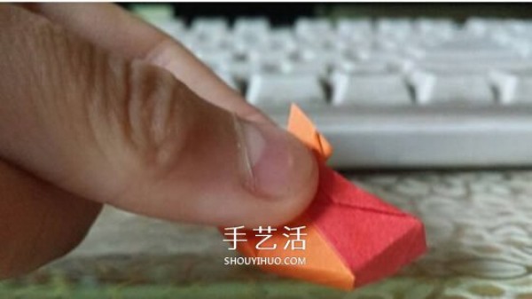 How to fold an octagonal paper box and illustrate the steps for making an origami rainbow box