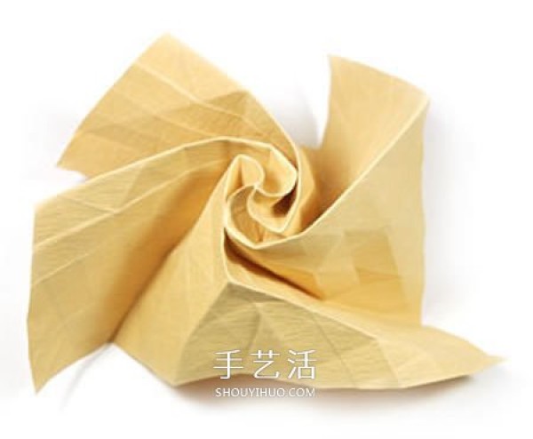 The origami steps of the curled rose, the folding method of the hand-rolled paper rose