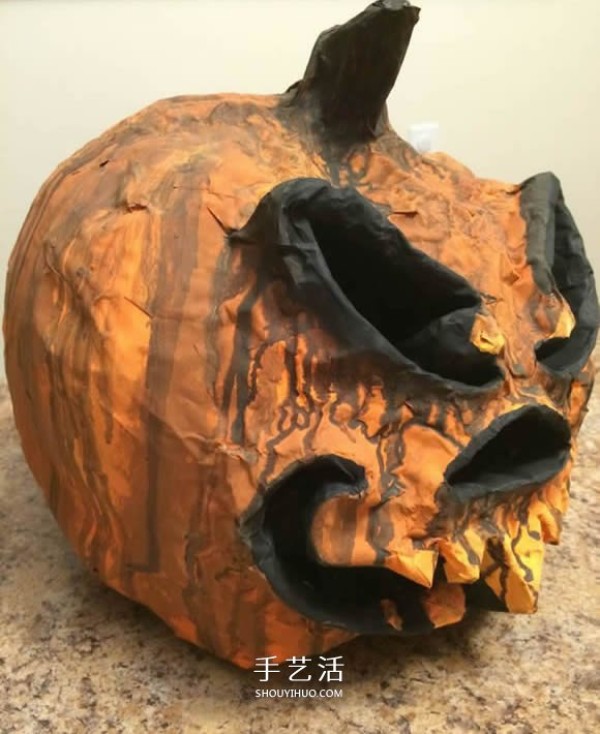 DIY Halloween pumpkin monster making tutorial with exaggerated and funny expressions! 