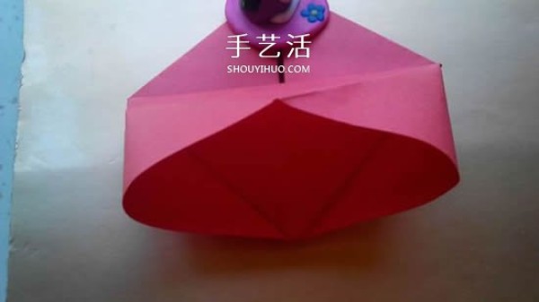 Childrens simple origami box tutorial: Illustration of the folding method of a tripod-shaped paper box