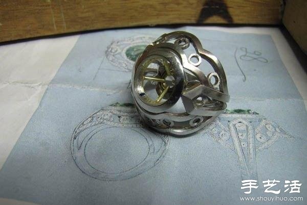 The hand-making process of emerald ring