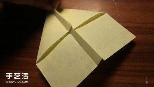 The most stable airplane origami diagram illustrates how to fold an airplane that flies smoothly