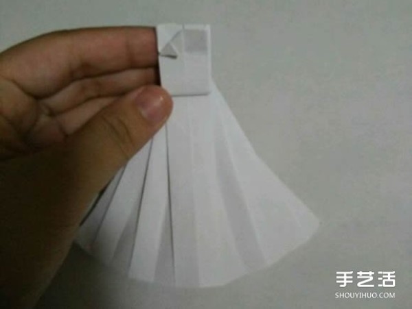 How to fold an origami wedding dress, illustrate the origami method of a wedding dress with steps