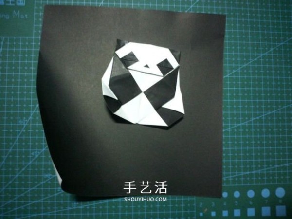 Fold a national treasure and come out! Illustration of the origami method of the cute giant panda