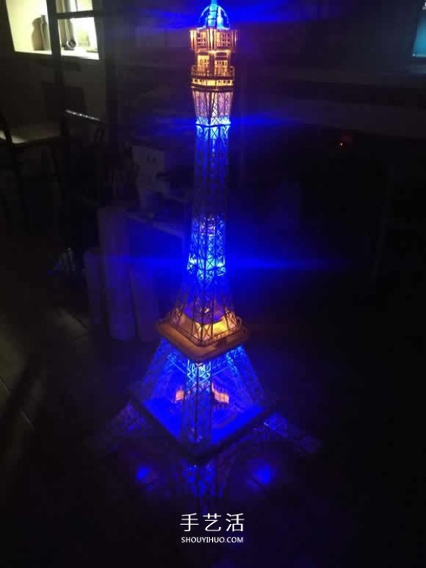 Detailed illustrated tutorial on hand-made Eiffel Tower model with bamboo sticks