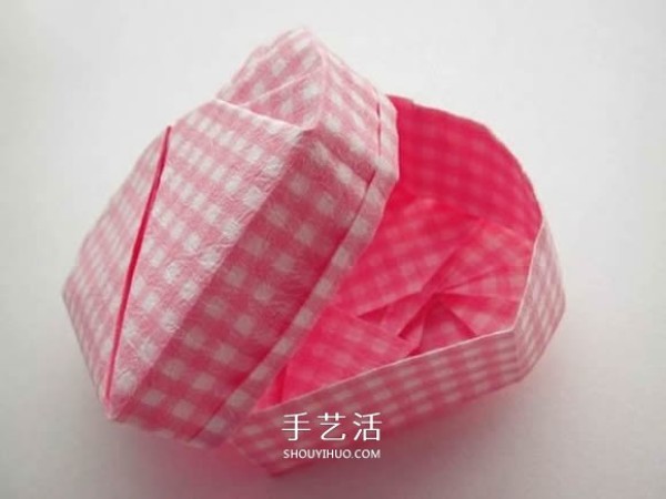 How to fold a love box and how to fold a heart-shaped carton with a lid and the steps Illustrations