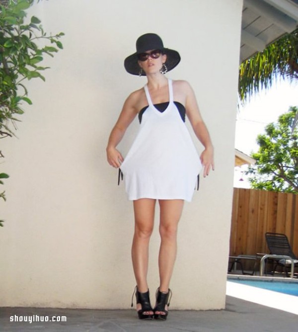 Its super easy to transform an old T-shirt into a sexy sundress