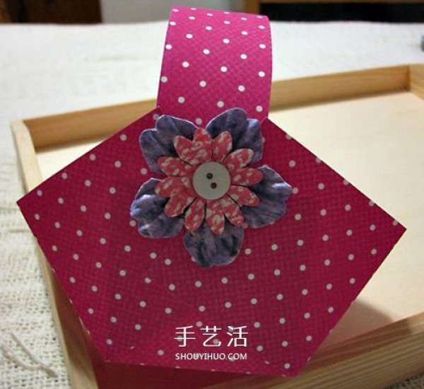 How to make a cute little paper basket, a tutorial on how to make a cardboard basket