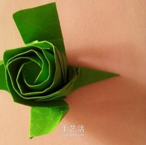 An illustrated tutorial on folding a rose from a piece of paper, including the calyx