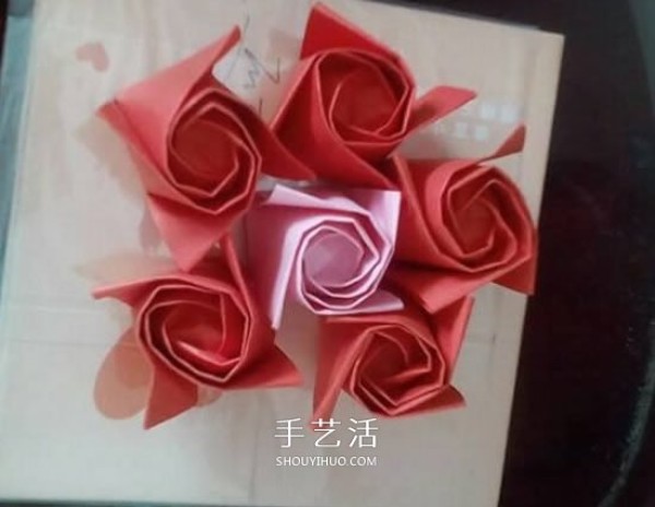 How to Fold a Champagne Rose Illustration of the Origami Champagne Rose