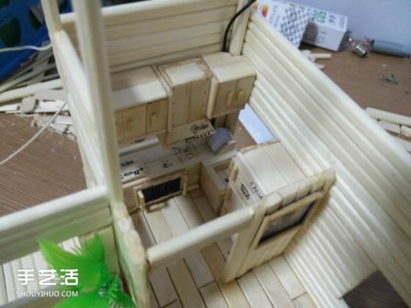 Disposable chopsticks are used to hand-make a life-like villa model, the steps are complete! 