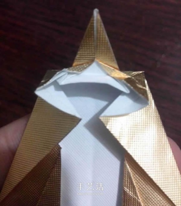 Using cigarette box paper waste and making origami three-dimensional owl illustration step-by-step