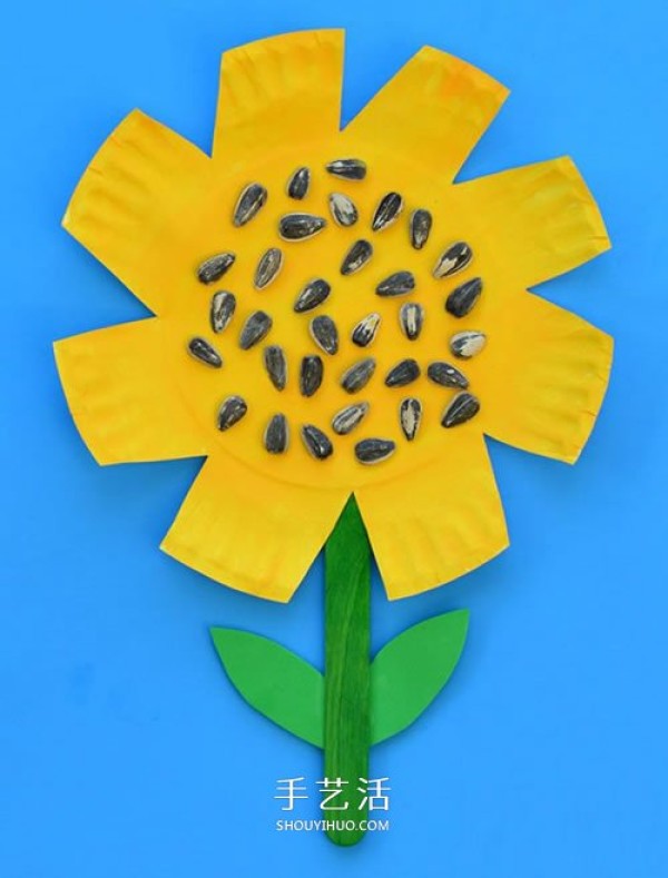 How to make sunflowers by hand, pictures of making sunflowers on paper plates