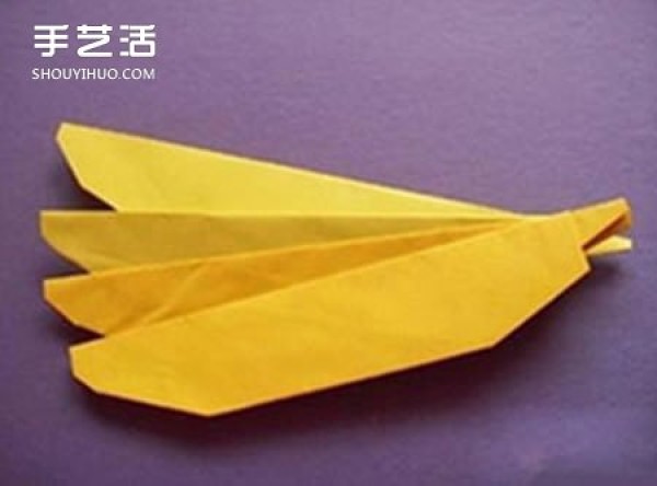 Simple banana folding method illustrated kindergarten banana origami tutorial