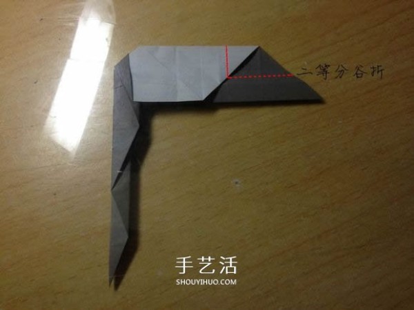 The origami method of an excavator illustrates the folding process of a manual excavator