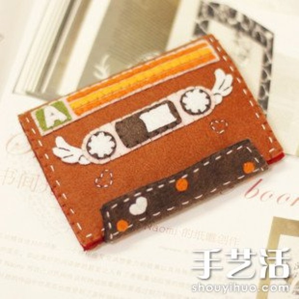 Handmade fabric art DIY work: phonograph tape card holder