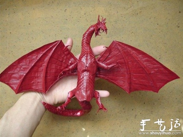 Origami works of animals and fictional characters