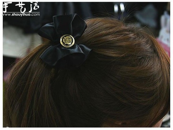 Handmade Tutorial on Making Beautiful Hairpins from Silk and Satin